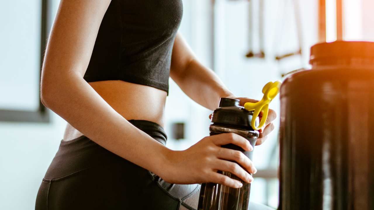 woman working out while taking creatine
